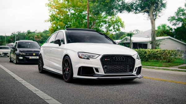 Achat de pneus moto 130 70 R17 : comparer et choisir les modèles adaptés