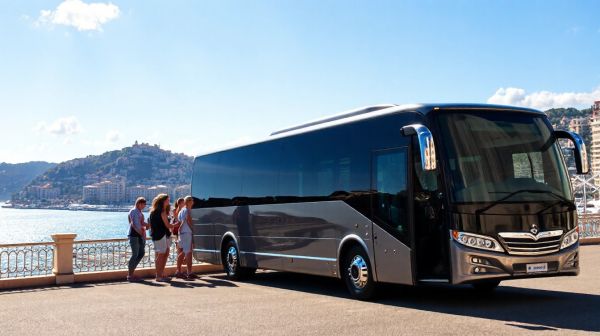 Top 5 raisons de choisir un minibus à Cannes pour vos excursions en groupe